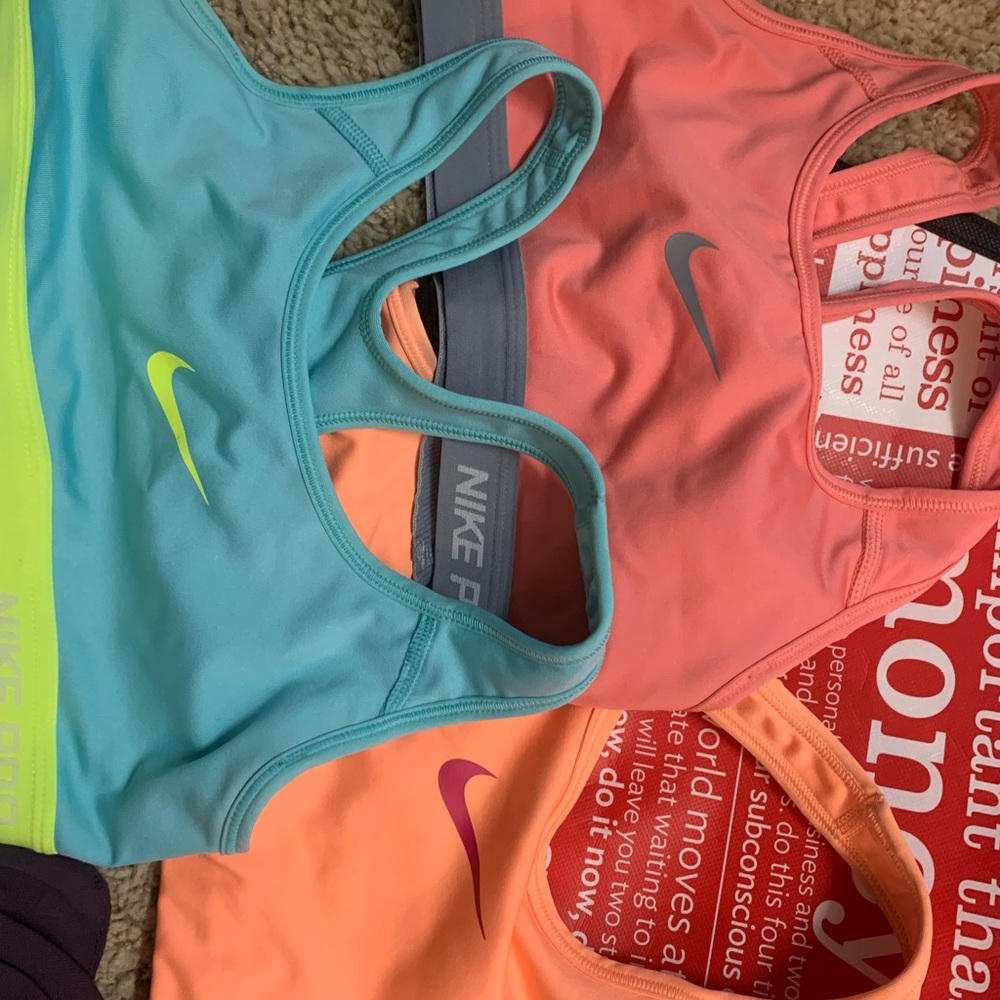 Nike pro sports bra